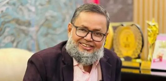 পরিচালক সমিতির সদস্যপদ পেলেন চলচ্চিত্র ব্যক্তিত্ব আবুল হোসেন মজুমদার