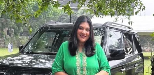 কনটেন্ট ক্রিয়েটর ও অভিনেত্রী কারিনা কায়সার আর নেই, শোকে স্তব্ধ শোবিজ অঙ্গন